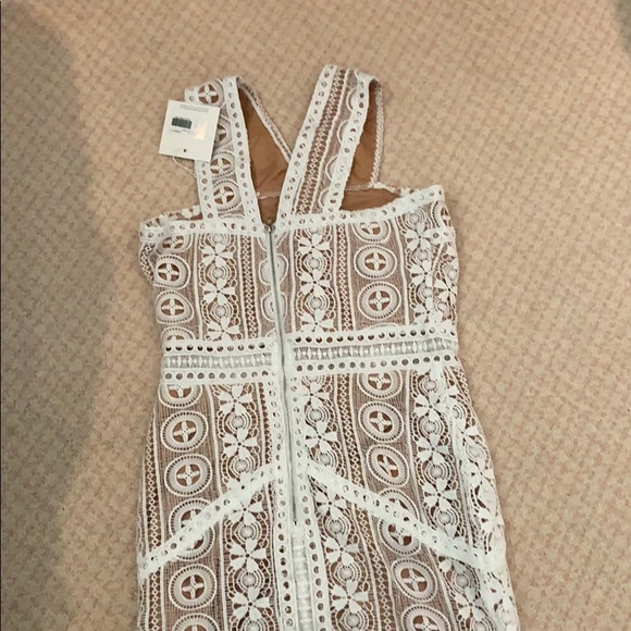 NWT gorgeous white dresses - Picture 3 of 3